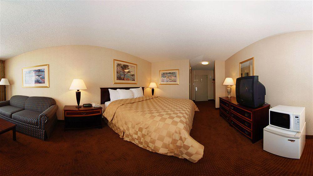 Clarion Inn And Events Center Pueblo North Eksteriør bilde